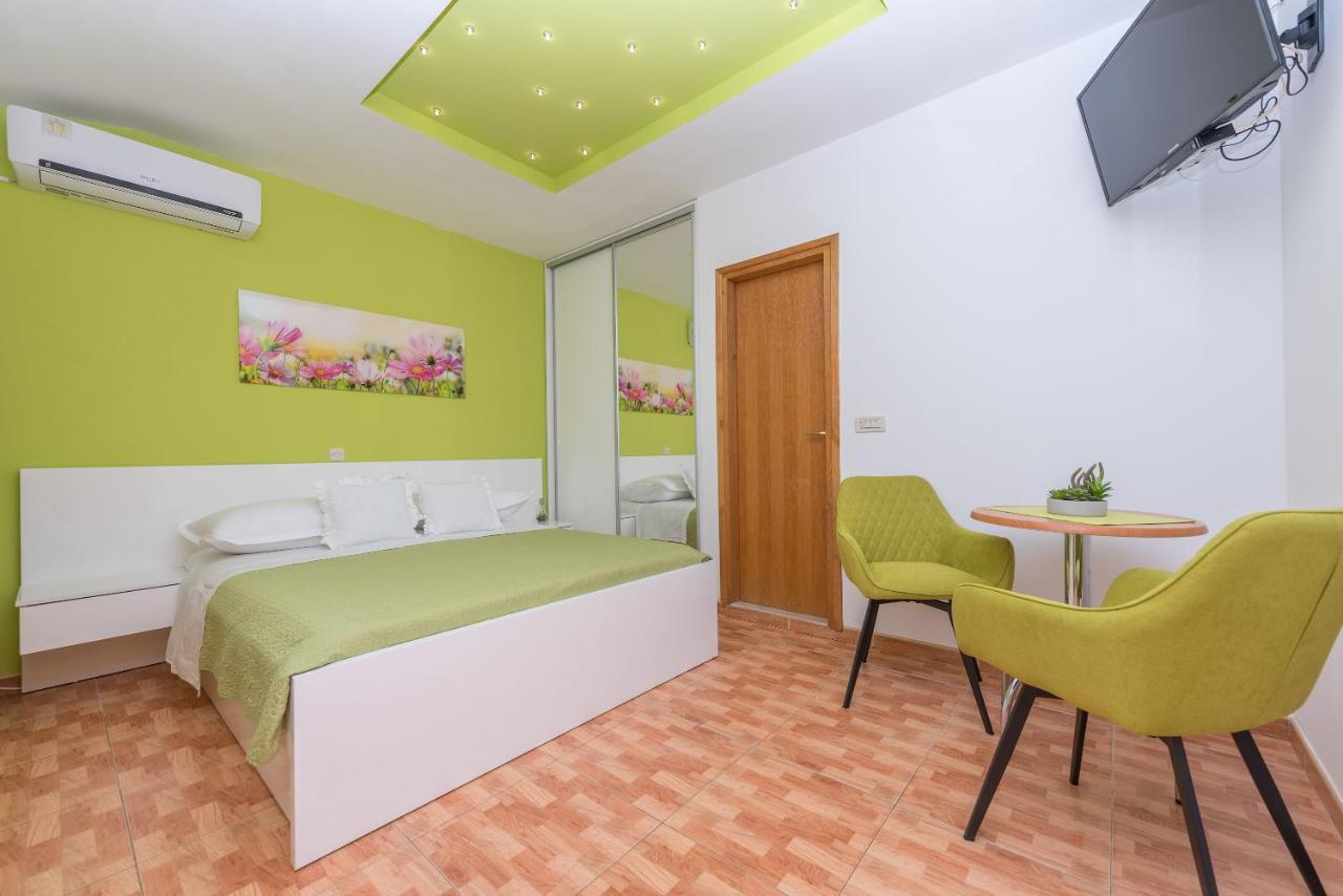 Apartments Villa Vujcic Makarska Bagian luar foto
