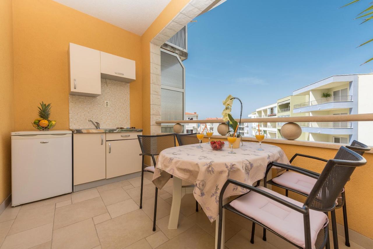 Apartments Villa Vujcic Makarska Bagian luar foto