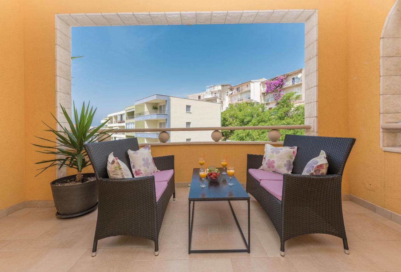 Apartments Villa Vujcic Makarska Bagian luar foto