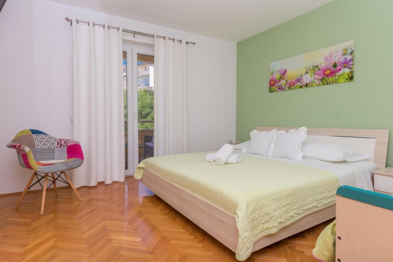 Apartments Villa Vujcic Makarska Bagian luar foto