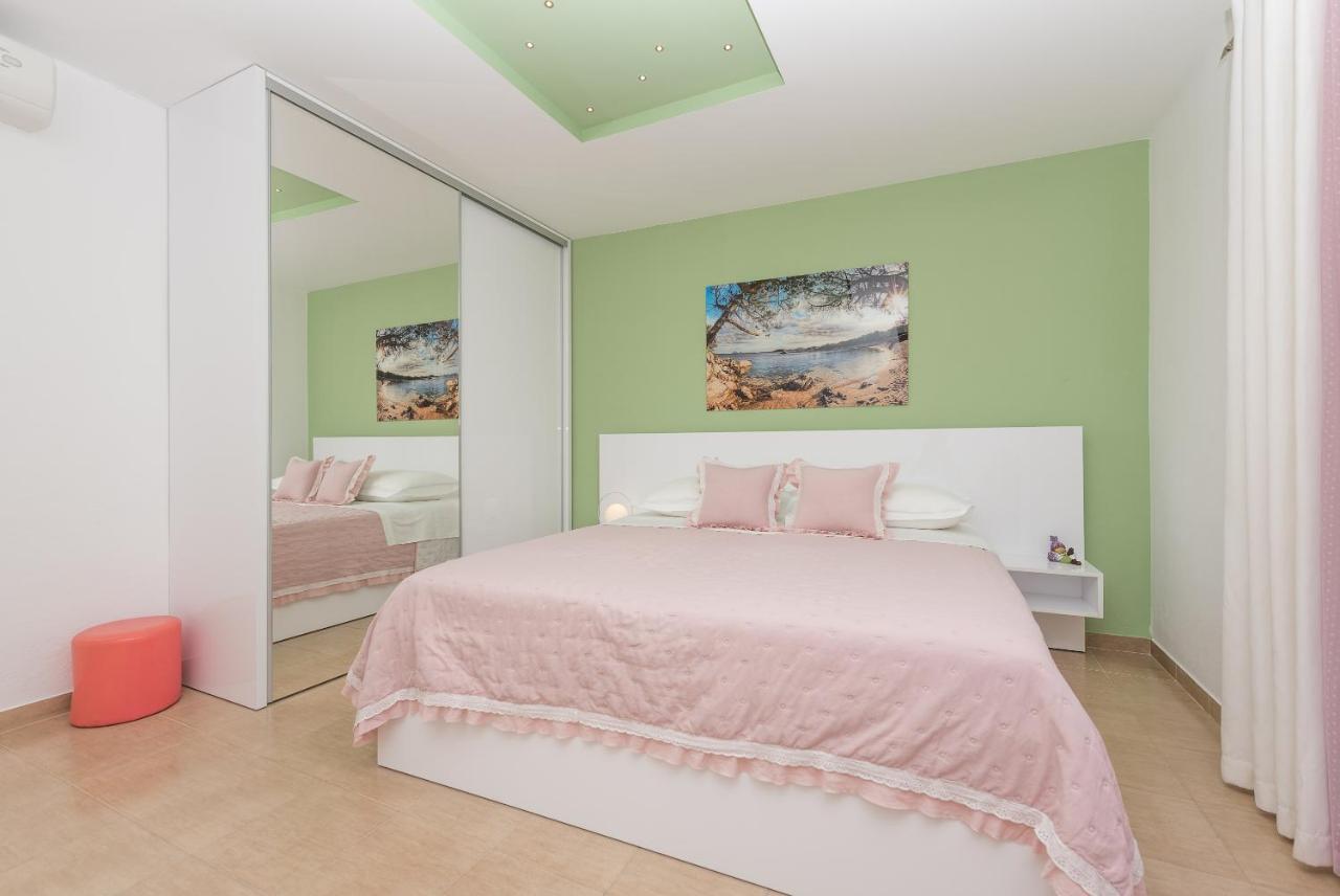 Apartments Villa Vujcic Makarska Bagian luar foto
