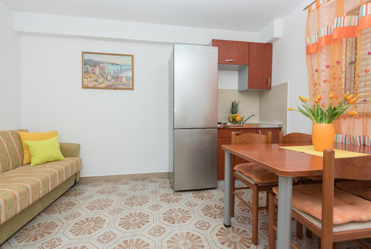 Apartments Villa Vujcic Makarska Bagian luar foto